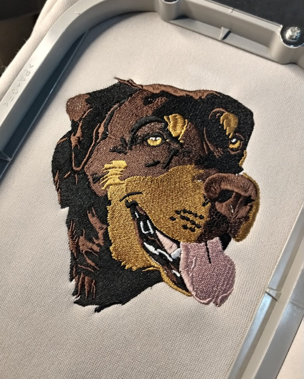 🐾 Bordado hiper-realista 🧵