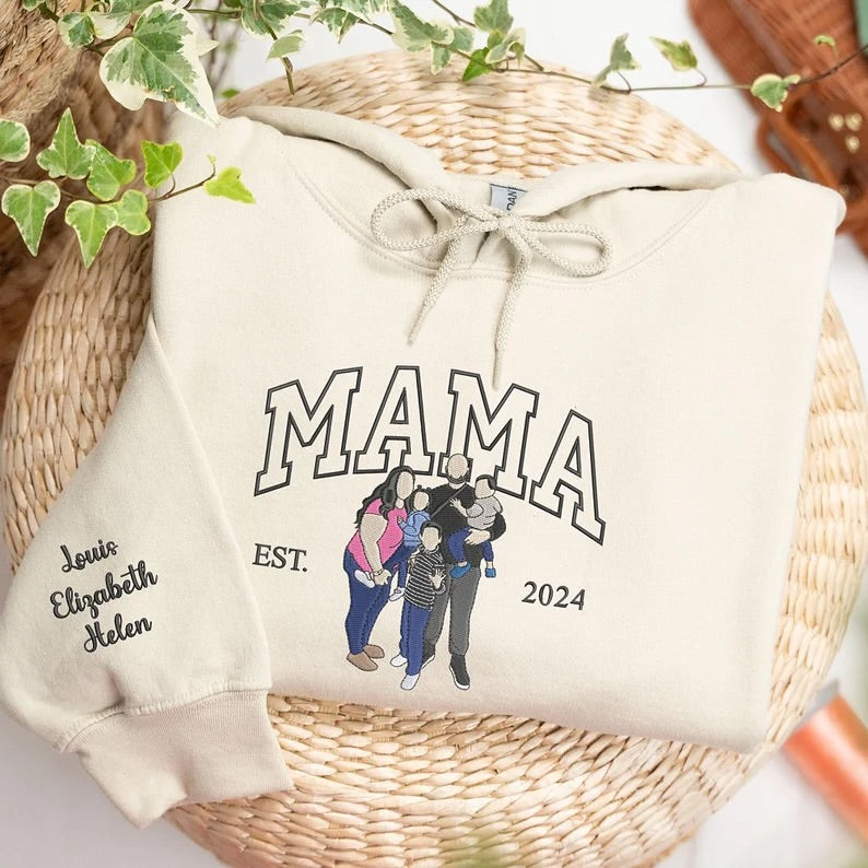 Mama / Papa / Abuelo/a (College Font) 💘